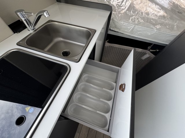 Mc Louis Menfys Van 3 - Photo 17