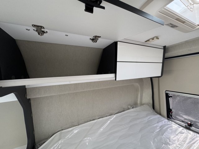 Mc Louis Menfys Van 3 - Photo 19