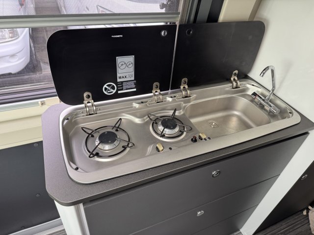 Mc Louis Menfys Van 3 - Photo 8