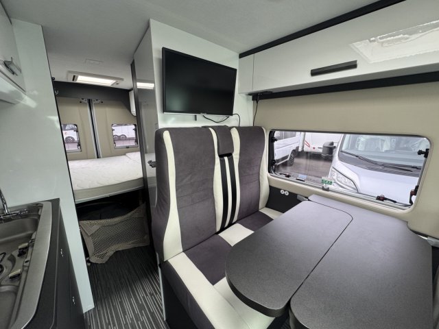 Mc Louis Menfys Van 3 - Photo 11