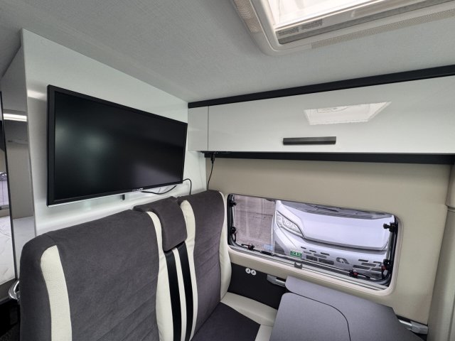 Mc Louis Menfys Van 3 - Photo 12