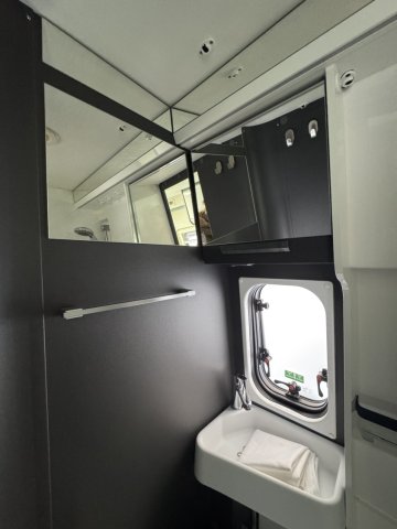 Mc Louis Menfys Van 3 - Photo 14