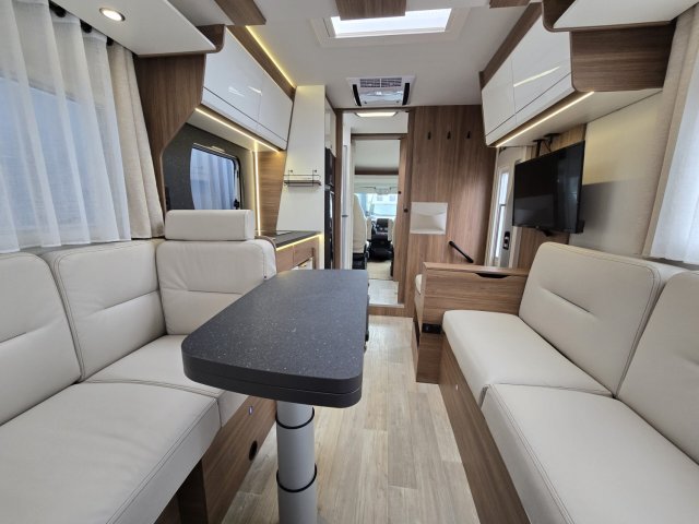 Pilote P 696 U Expression p696 surequipe !! - Photo 8