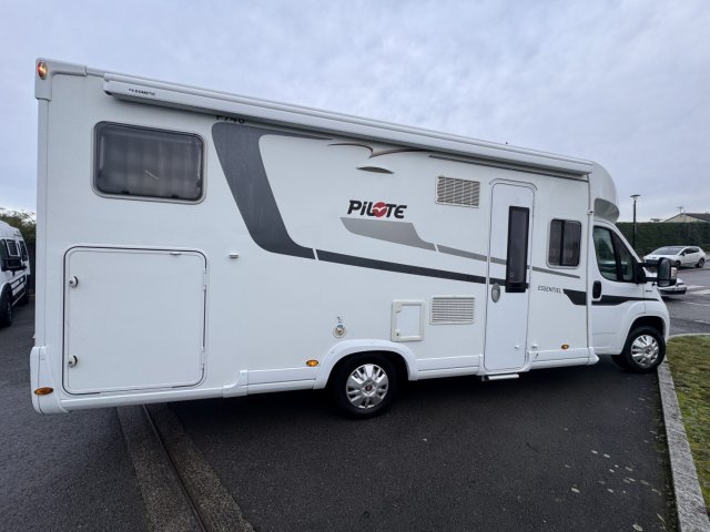 Pilote P 746 C p476 - Photo 2