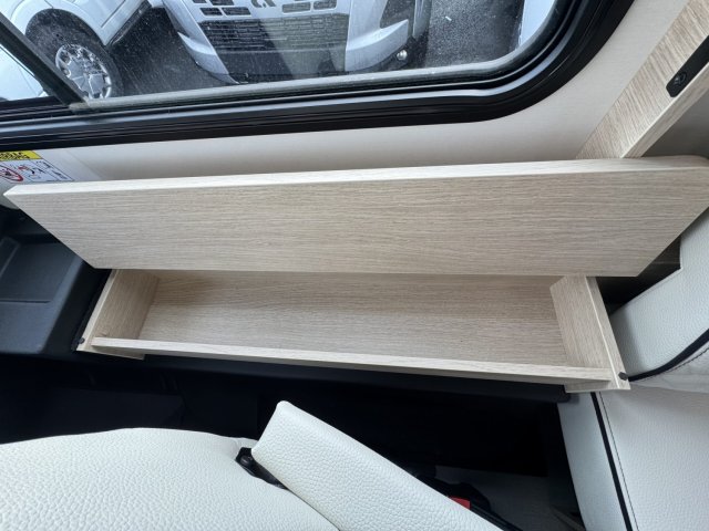 Rapido 8066 DF - Photo 10