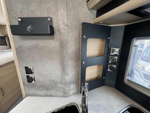 Rapido 8066 DF - Photo 16