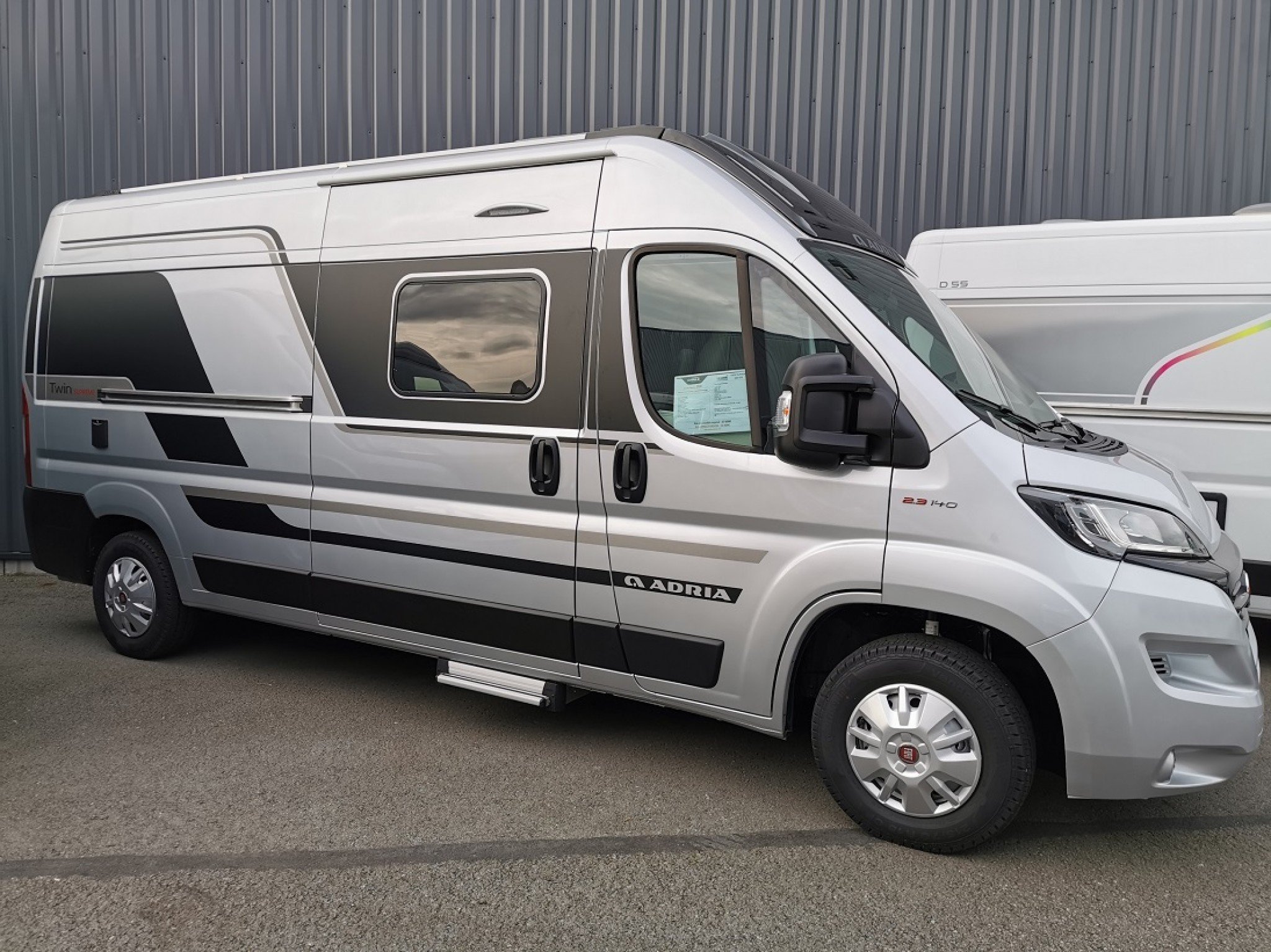 Adria Twin 600 Spb Supreme neuf de 2020 Fiat Camping car en vente à Adria Twin 600 Spb Supreme neuf de 2020 Fiat Camping car en vente à