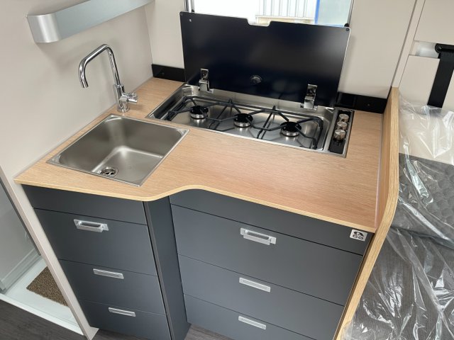 Adria Matrix Axess 650 DC 60 ANS - Photo 5