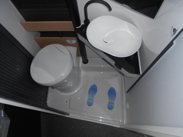 Adria Twin 640 SGX - Photo 6