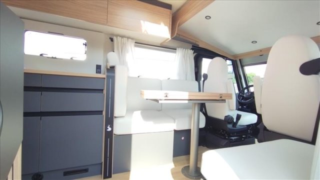 Bavaria Initial I740FC Nomade - Photo 3
