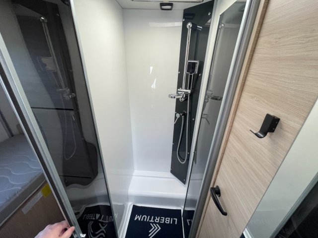 Challenger 380 Start Edition - Photo 7