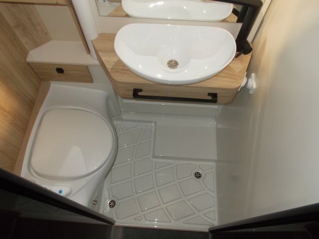 Eura Mobil Xtura 686 EF - Photo 8