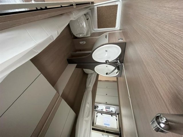 Burstner Premio Plus 440 TK - Photo 4