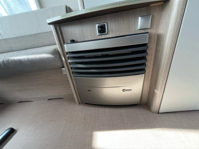 Burstner Premio Plus 440 TK - Photo 6