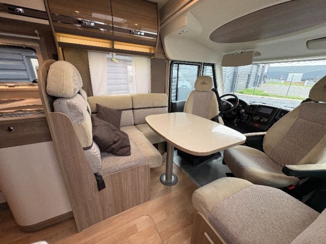 Rapido 881 F integral lit central - Photo 4