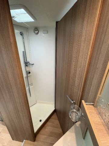 Rapido 881 F integral lit central - Photo 8