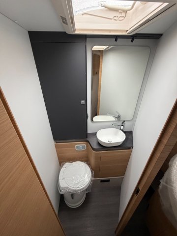 Adria Matrix Axess 650 DC 60 ans - Photo 7