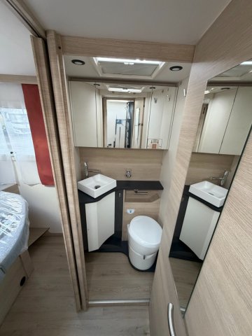 Rapido 696 F 696F 65 ans - Photo 9