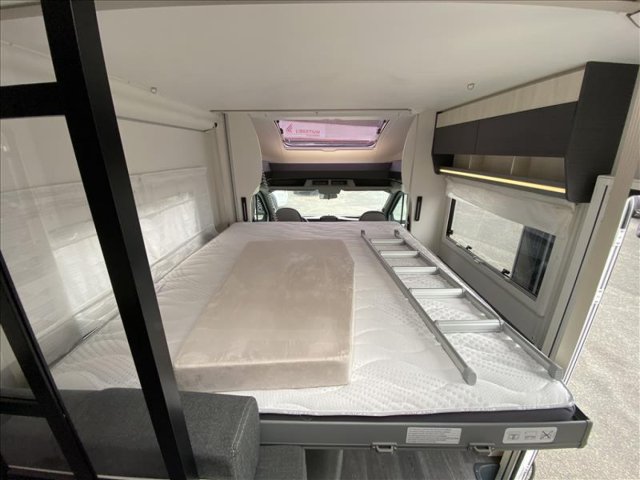 Challenger 240 Open Edition - Photo 9