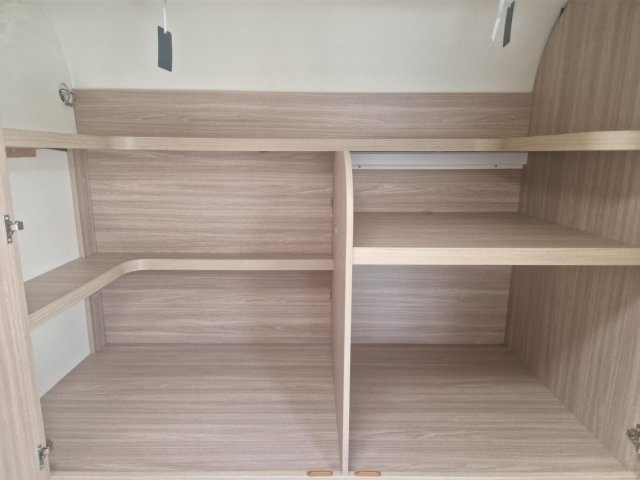 Burstner Delfin T 680 G - Photo 12