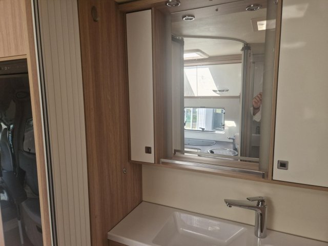 Burstner Delfin T 680 G - Photo 13