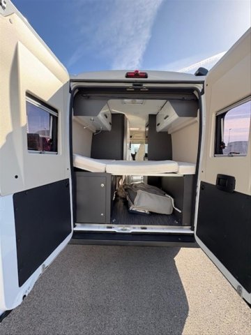 Mc Louis Menfys Van 3 S-Line Matic - Photo 9