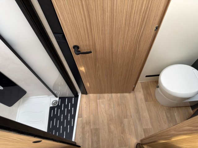 Bavaria Initial I720FC Unik - Photo 8