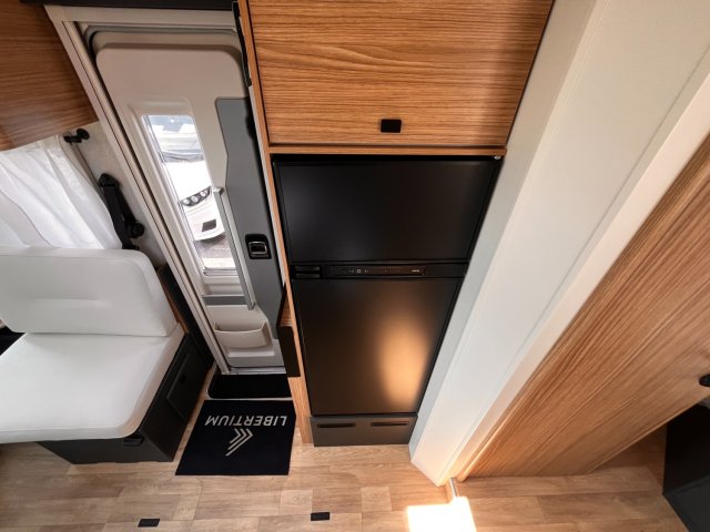 Bavaria Initial I740FC Nomade - Photo 7