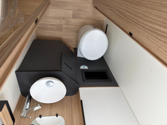 Bavaria Initial I740FC Nomade - Photo 6