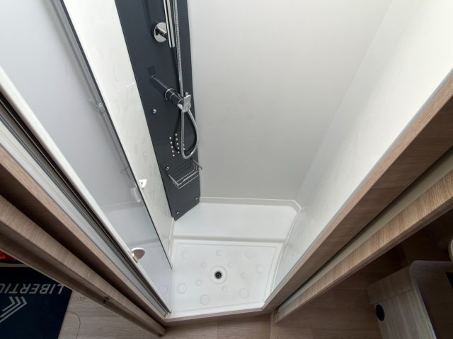 Rapido 886 F - Photo 4