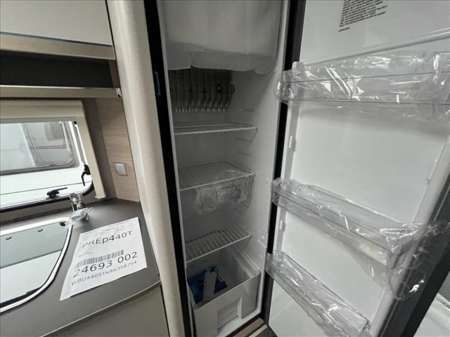 Burstner Premio Plus 440 TK - Photo 9