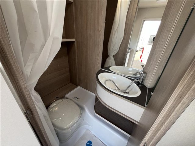 Burstner Premio Life 425 TS - Photo 5