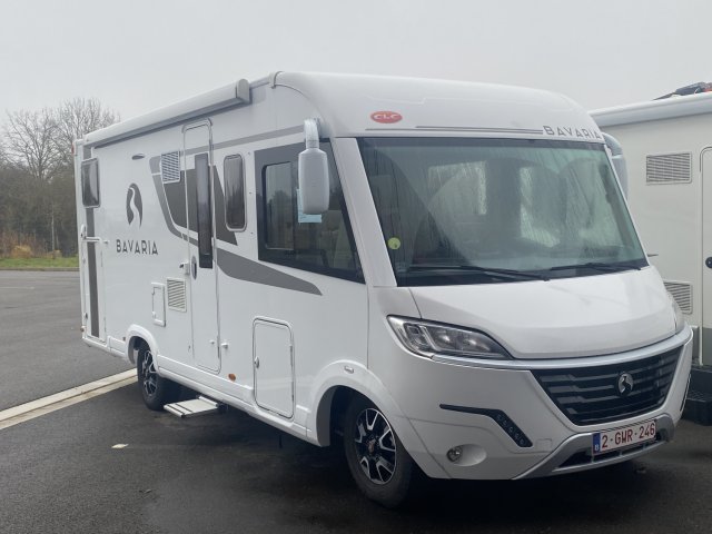 Achat Bavaria Initial I700GJ Class I 700 GJ Occasion