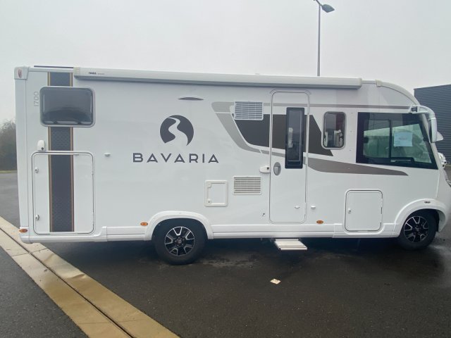 Bavaria Initial I700GJ Class I 700 GJ - Photo 4