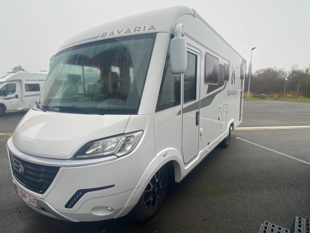 Bavaria Initial I700GJ Class I 700 GJ - Photo 3