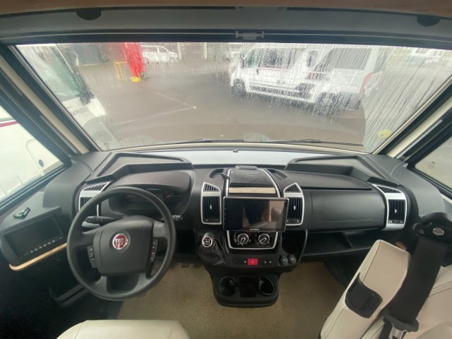 Bavaria Initial I700GJ Class I 700 GJ - Photo 10