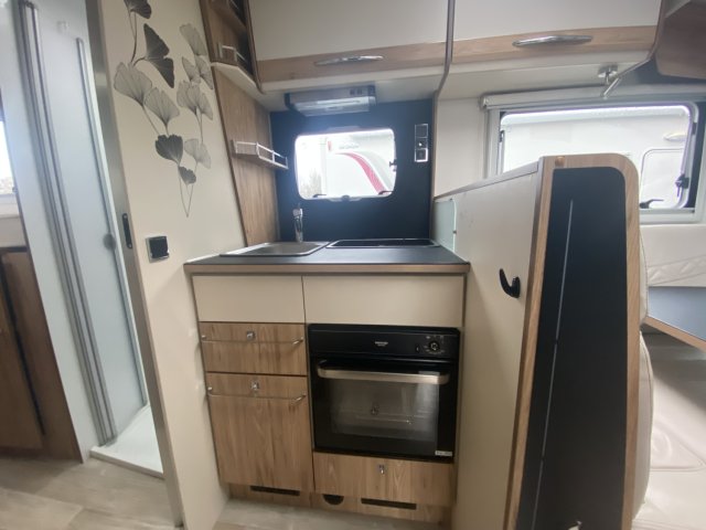 Bavaria Initial I700GJ Class I 700 GJ - Photo 11