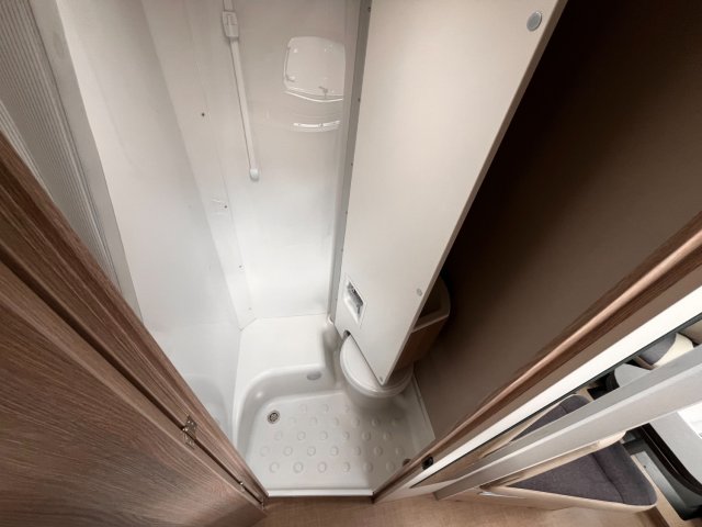 Burstner Lineo T 690 G - Photo 8