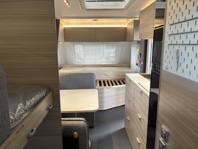 Adria Altea 552 PK 60Y 2 beds - Photo 2