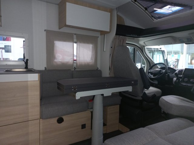 Challenger 318 Anniversary Edition - Photo 3