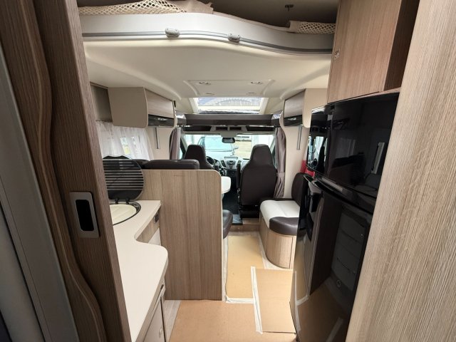 Challenger 398 XLB Special Edition GENESIS EDITIO - Photo 12