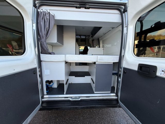 Font Vendome Rando Van - Photo 3