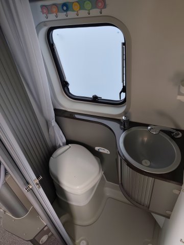 Adria Twin 600 SP Titan - Photo 2