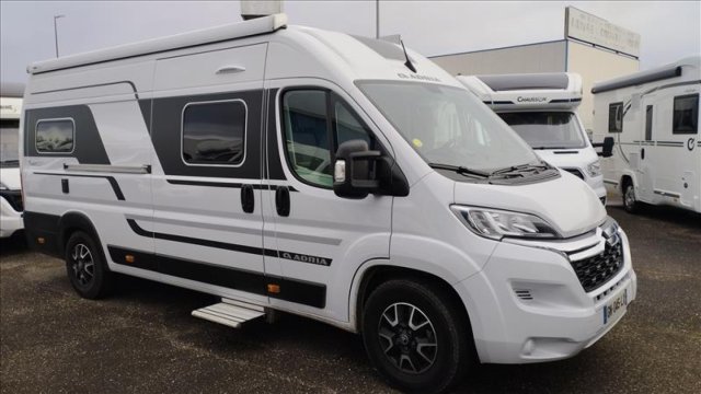 Adria Twin Plus 640 SPX SGX Occasion