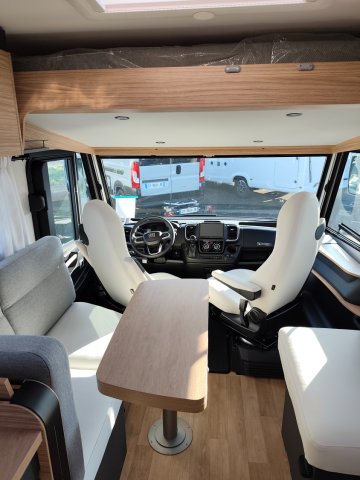 Bavaria Initial I720FC Nomade - Photo 10