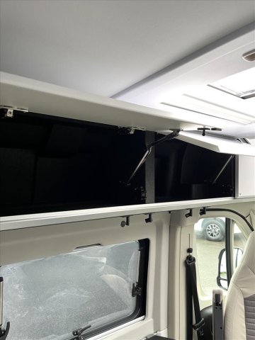 Adria Twin Supreme 640 SGX - Photo 7