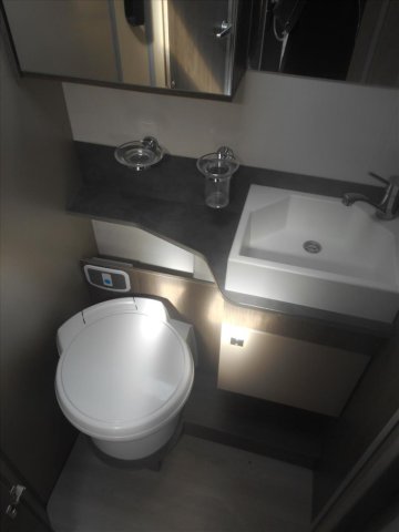 Challenger 348 XLB Graphite Edition - Photo 11