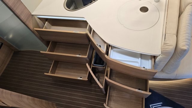 Concorde Credo 740 Hi - Photo 13