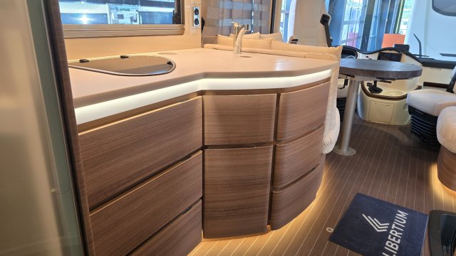 Concorde Credo 740 Hi - Photo 15