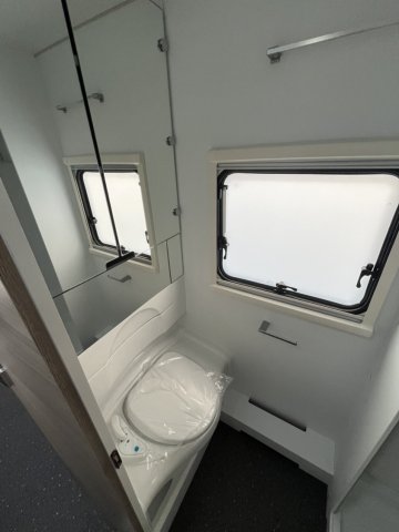 Adria Altea 552 PK 60Y 2 beds - Photo 8